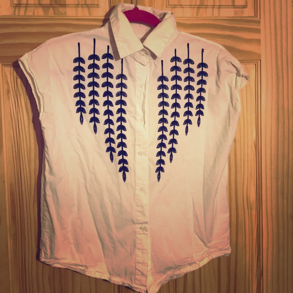 Short sleeve button down